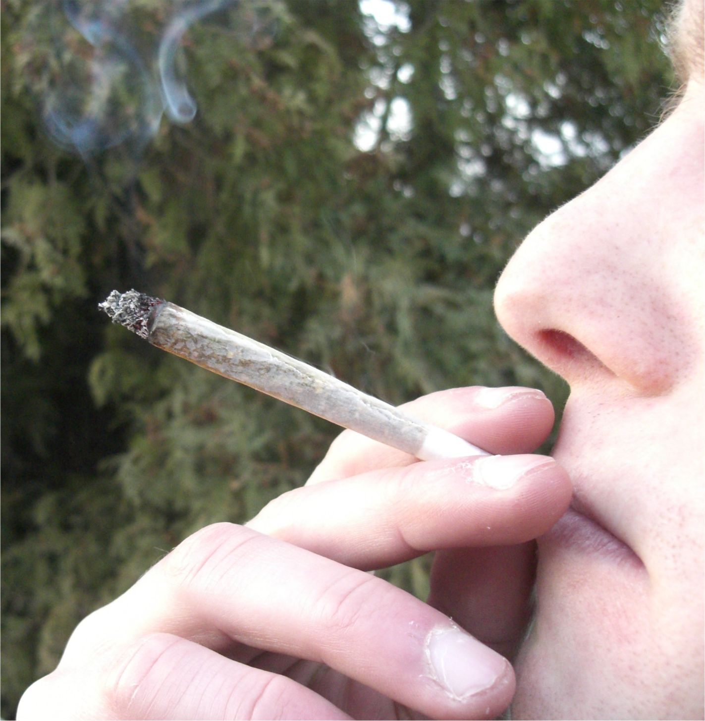Joint smoking